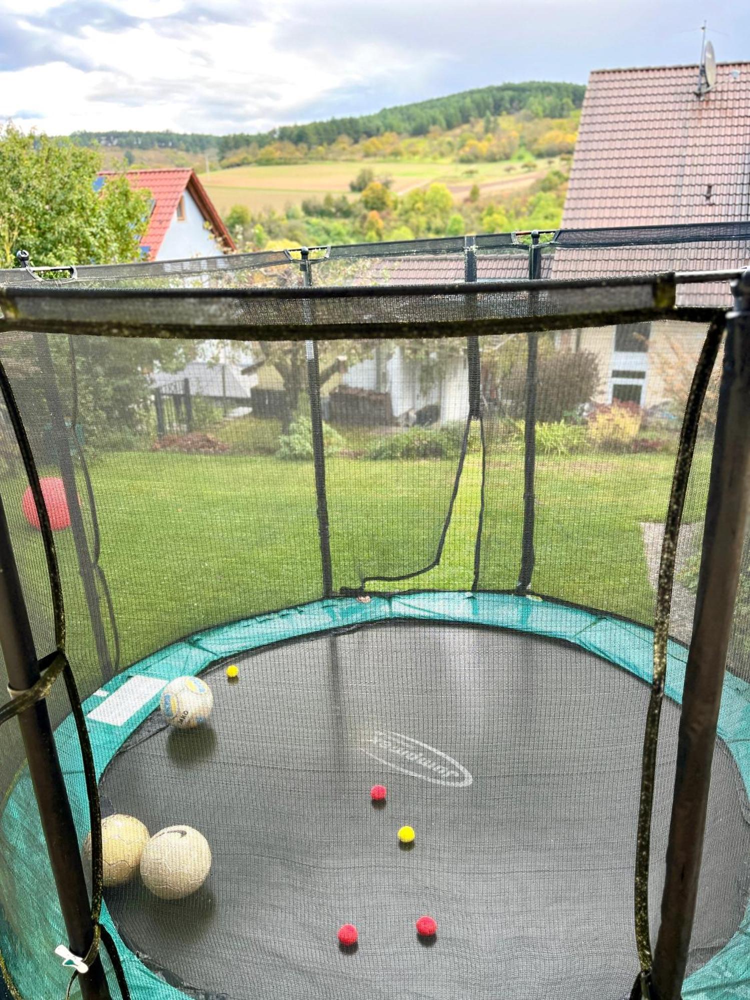 Ferienhaus Weinbergblick - Nahe Wuerzburg - 2 Schlafzimmer - Familienfreundlich - Terrasse Unterleinach Buitenkant foto
