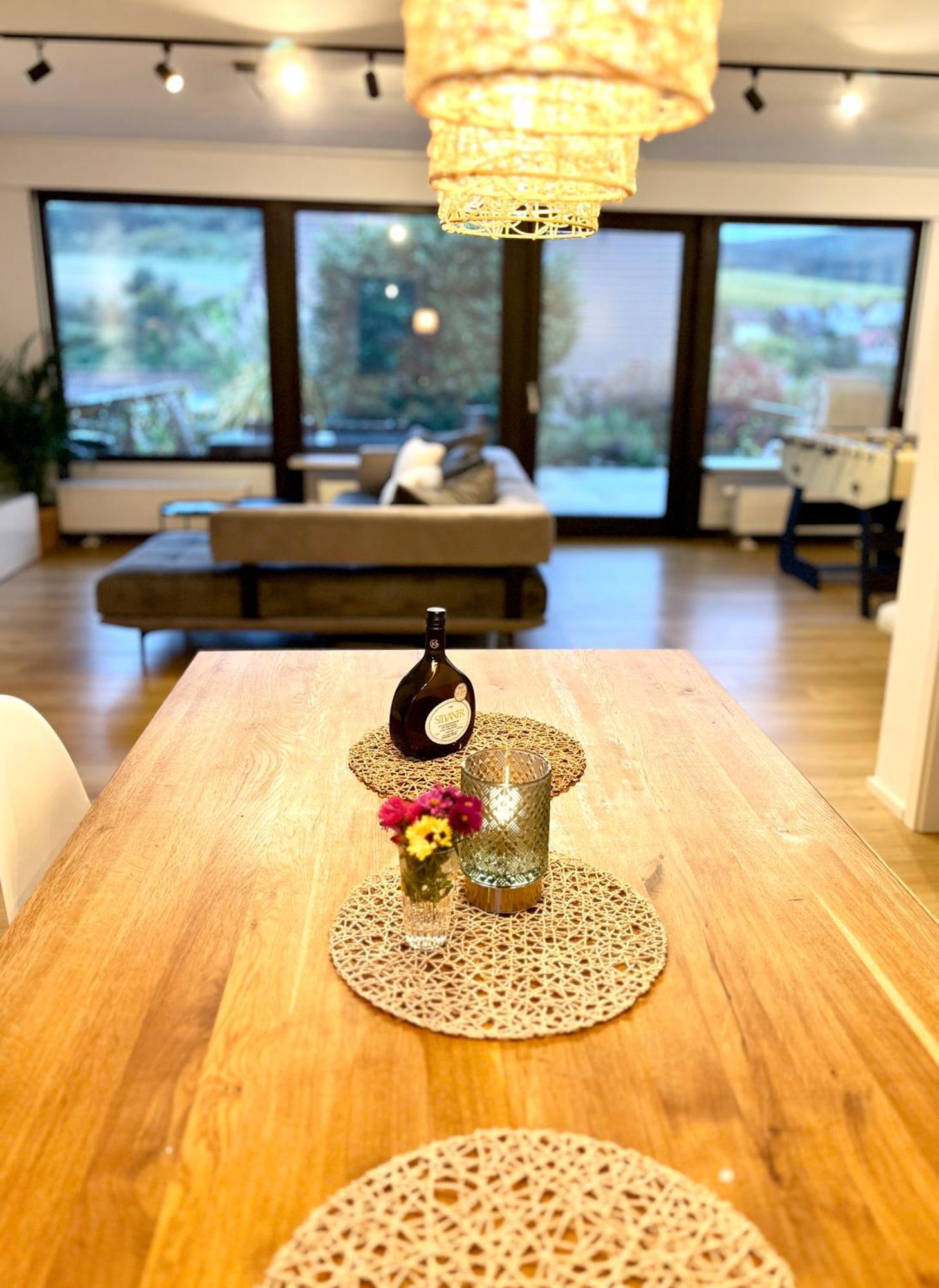 Ferienhaus Weinbergblick - Nahe Wuerzburg - 2 Schlafzimmer - Familienfreundlich - Terrasse Unterleinach Buitenkant foto